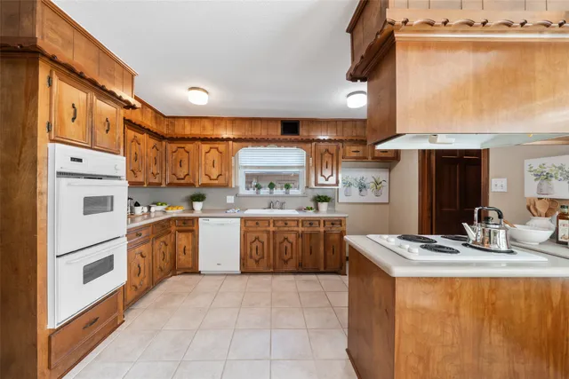 $250,000 | 407 South Rivershire Drive, Conroe, TX 77304