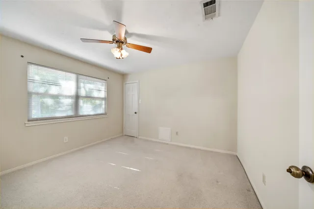 $250,000 | 407 South Rivershire Drive, Conroe, TX 77304