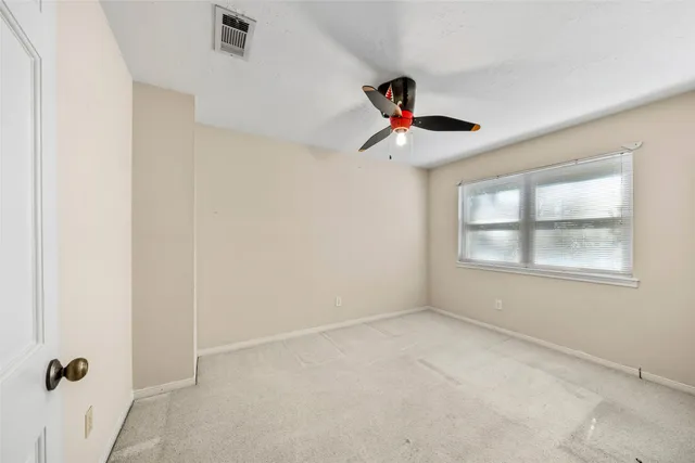 $250,000 | 407 South Rivershire Drive, Conroe, TX 77304