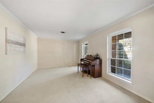 $250,000 | 407 South Rivershire Drive, Conroe, TX 77304