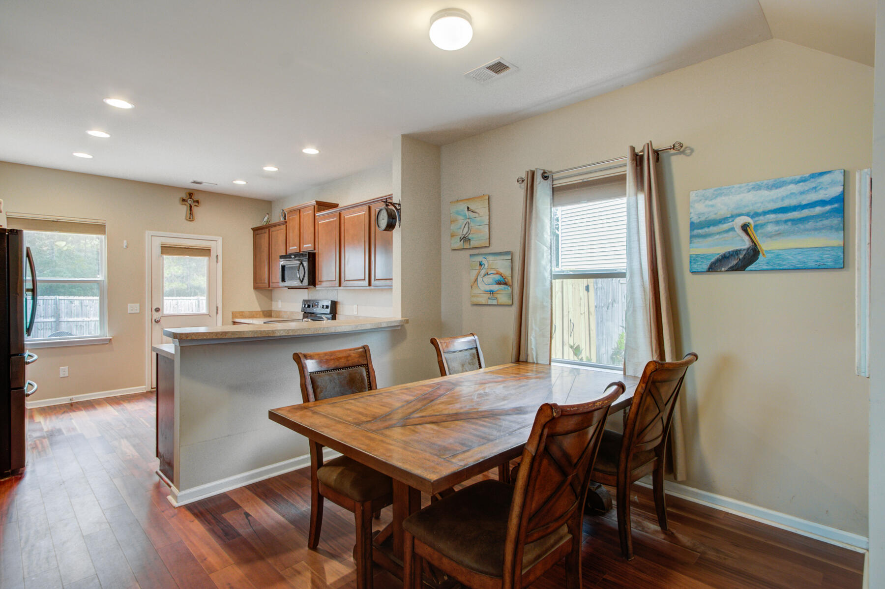 329 Iveson Road Summerville, SC 29486 - Photo 11 of 38 329 Iverson Rd. Summerville SC (10)
