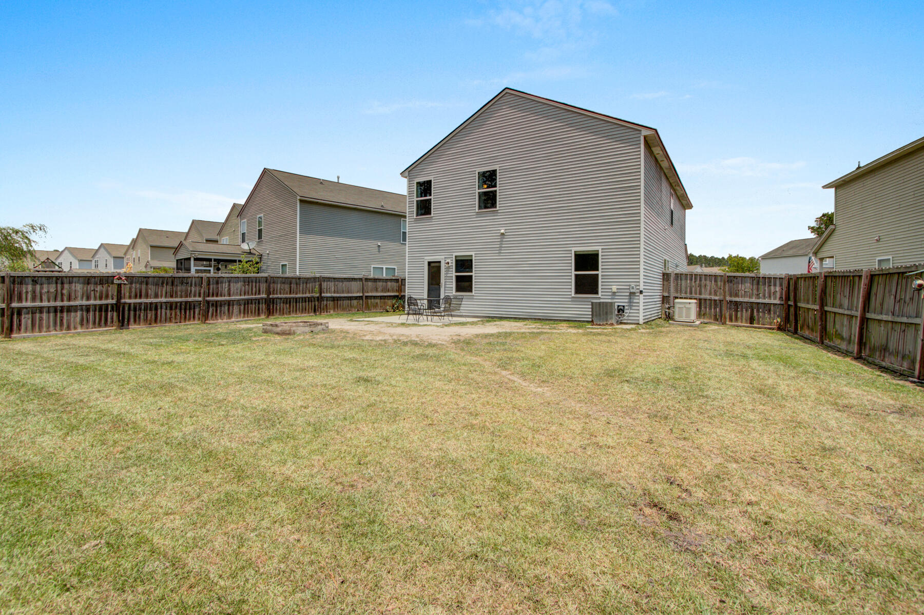 329 Iveson Road Summerville, SC 29486 - Photo 4 of 38 329 Iverson Rd. Summerville SC (36)