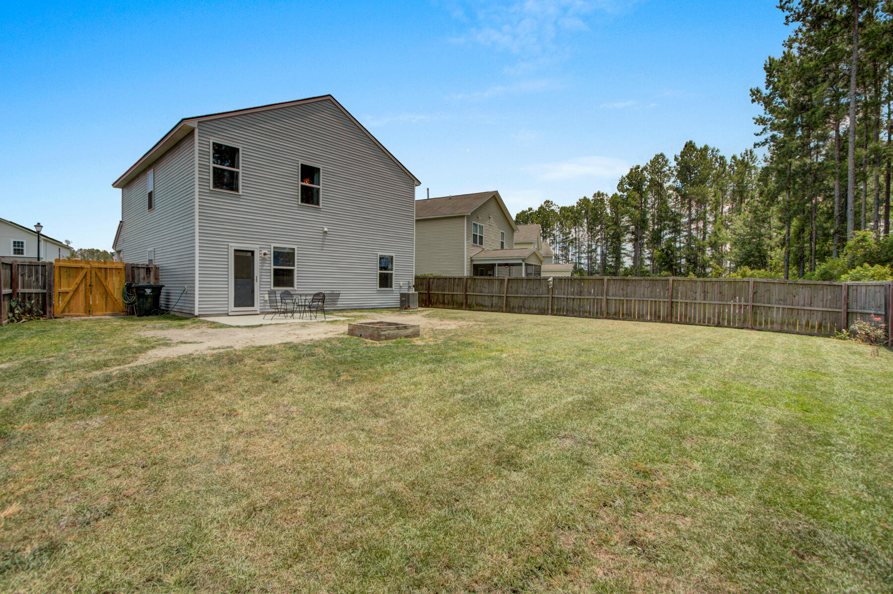 329 Iveson Road Summerville, SC 29486 - Photo 34 of 38 329 Iverson Rd. Summerville SC (37)
