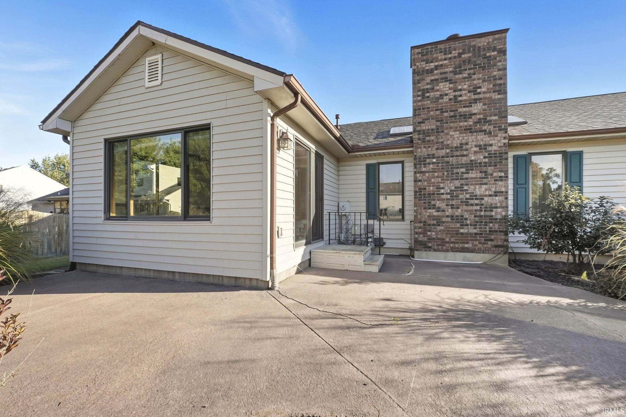 1536 Timberlake Trail Fort Wayne, IN 46804 - Photo 4 of 36