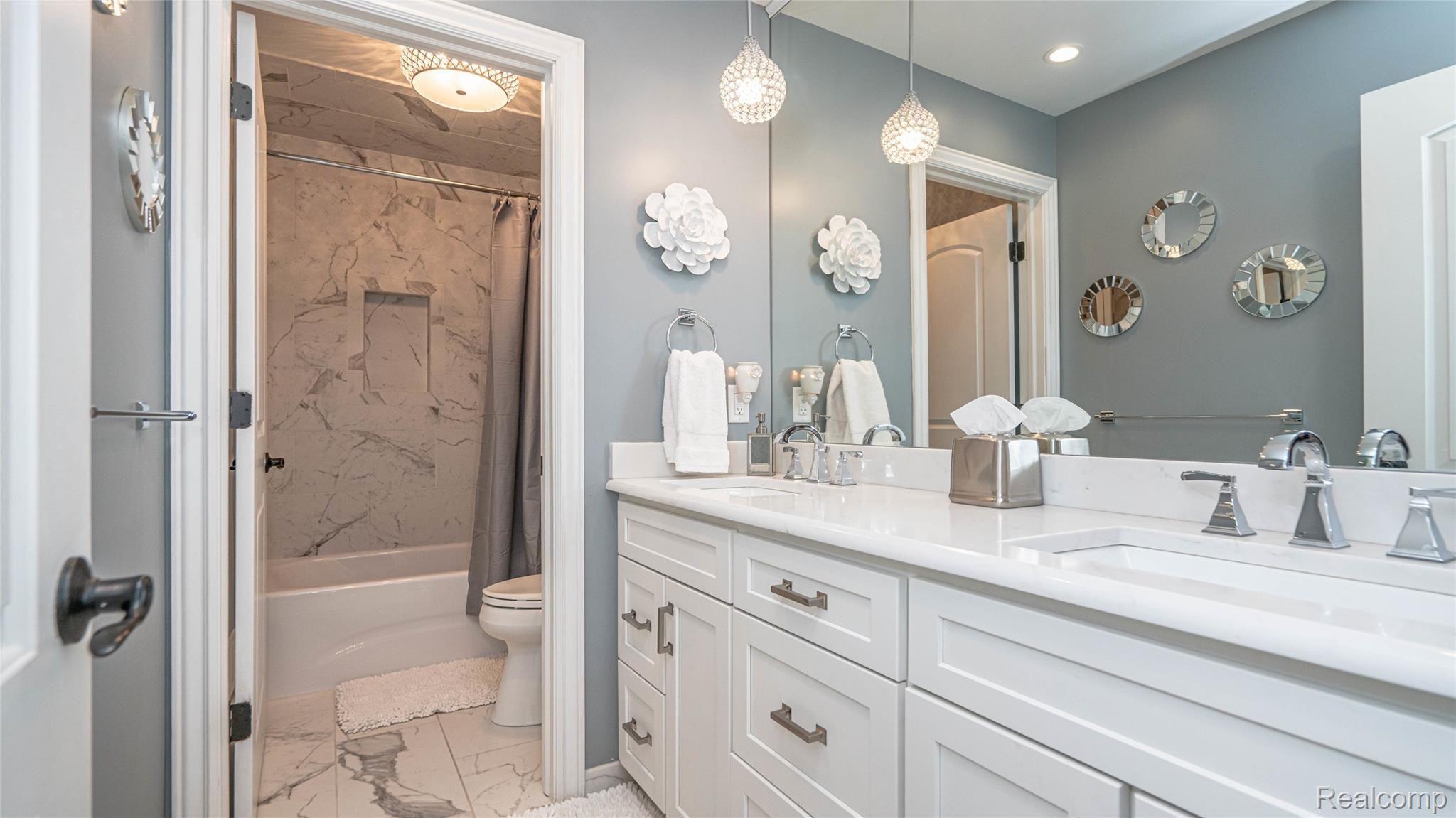 4697 Rivers Edge Drive Troy, MI 48098 - Photo 80 of 96 107_31.jpg