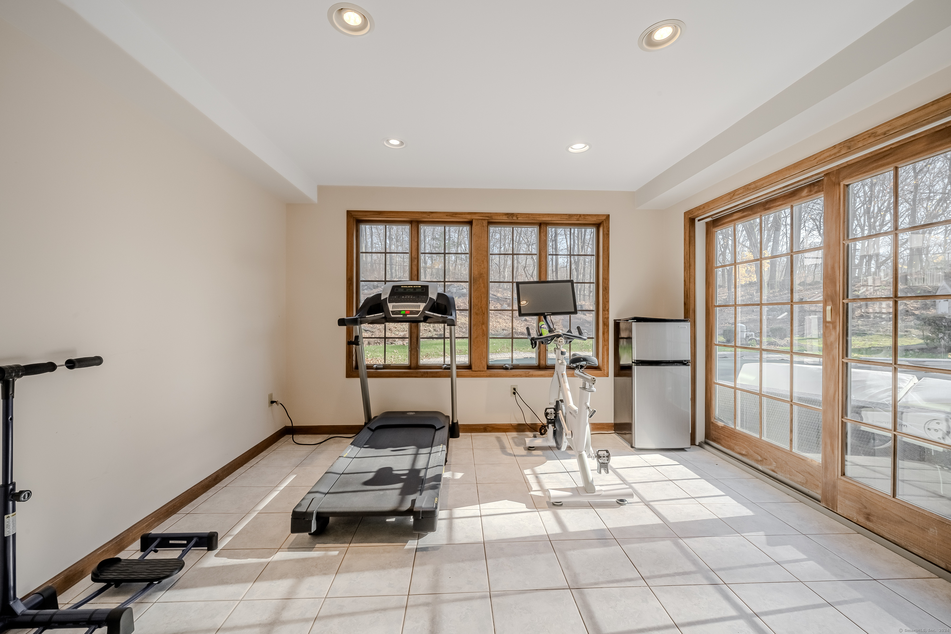 723 Laurie Lane Orange, CT 06477 - Photo 30 of 39 a room with furniture