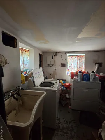 $915,000 | 158-30 96th Street | Old Howard Beach