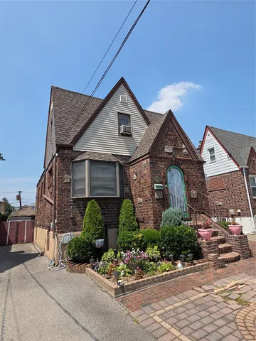 $915,000 | 158-30 96th Street | Old Howard Beach