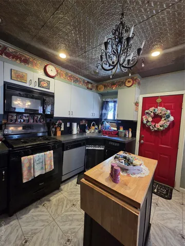 $915,000 | 158-30 96th Street | Old Howard Beach