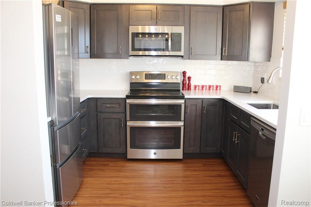 450 Miller Avenue Rochester, MI 48307 - Photo 12 of 38 12.JPG
