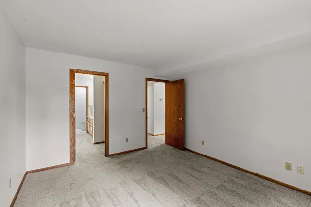 $199,900 | 10 Windsor Court, Unit 102, New Brighton, MN 55112