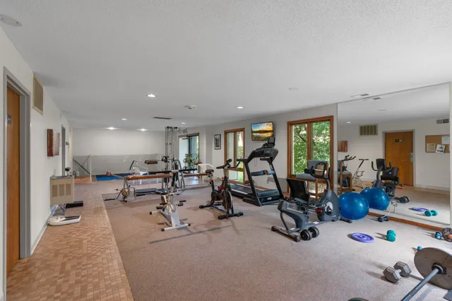 $199,900 | 10 Windsor Court, Unit 102, New Brighton, MN 55112