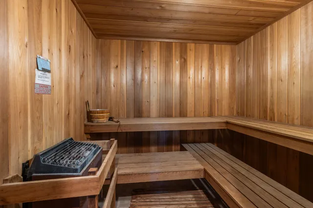 $199,900 | 10 Windsor Court, Unit 102, New Brighton, MN 55112