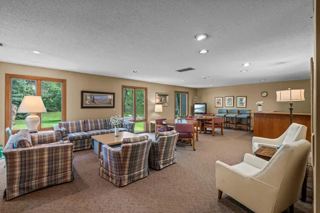 $199,900 | 10 Windsor Court, Unit 102, New Brighton, MN 55112