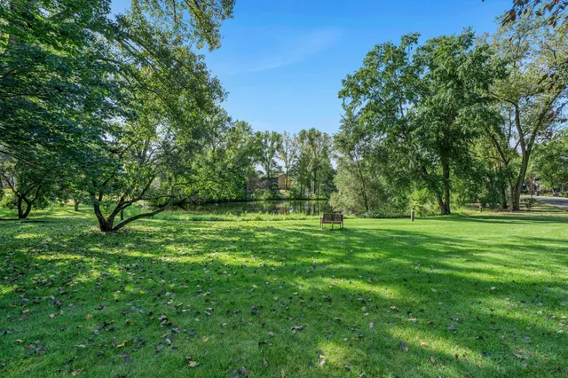 $199,900 | 10 Windsor Court, Unit 102, New Brighton, MN 55112