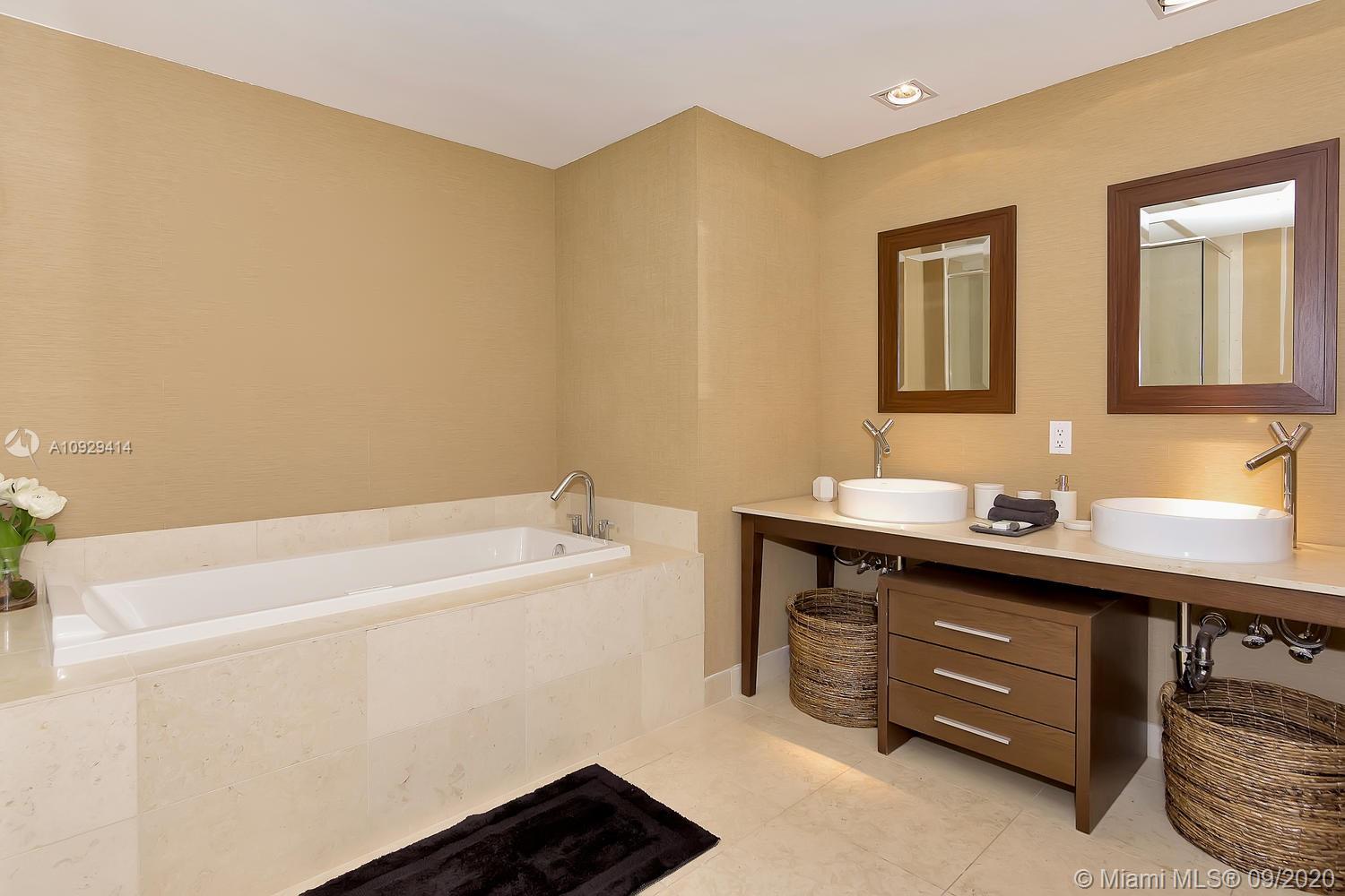 485 Brickell Avenue, Unit 3704 Miami, FL 33131 - Photo 27 of 65
