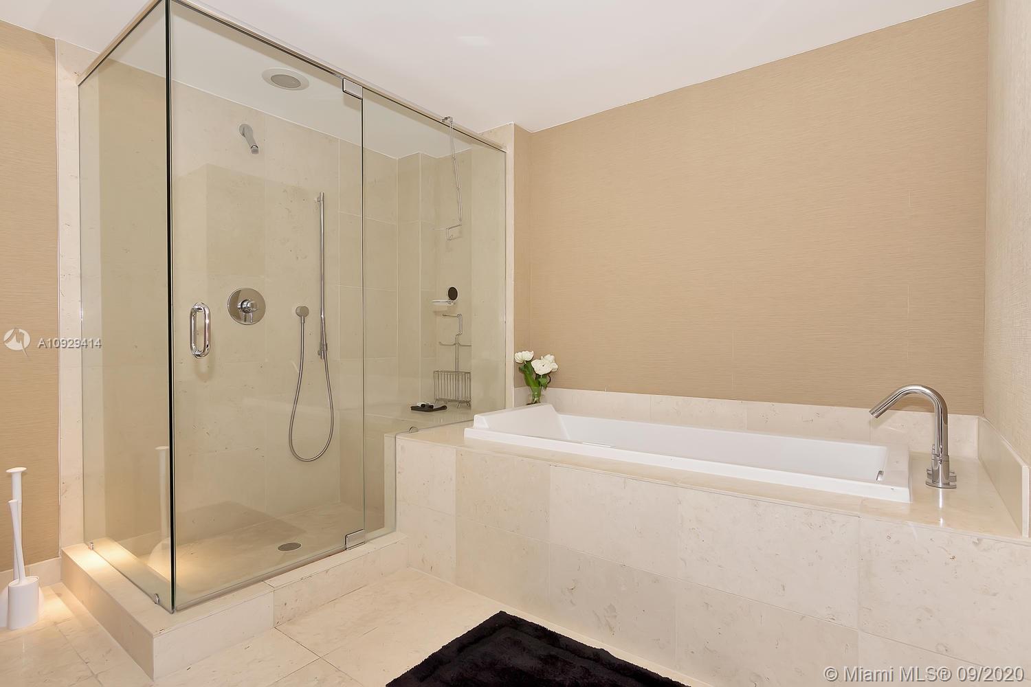 485 Brickell Avenue, Unit 3704 Miami, FL 33131 - Photo 28 of 65