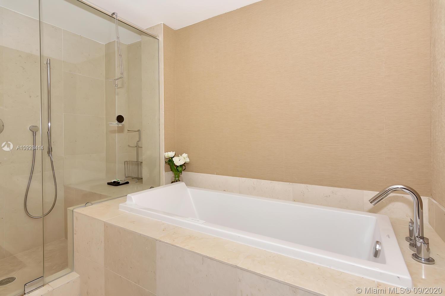 485 Brickell Avenue, Unit 3704 Miami, FL 33131 - Photo 29 of 65