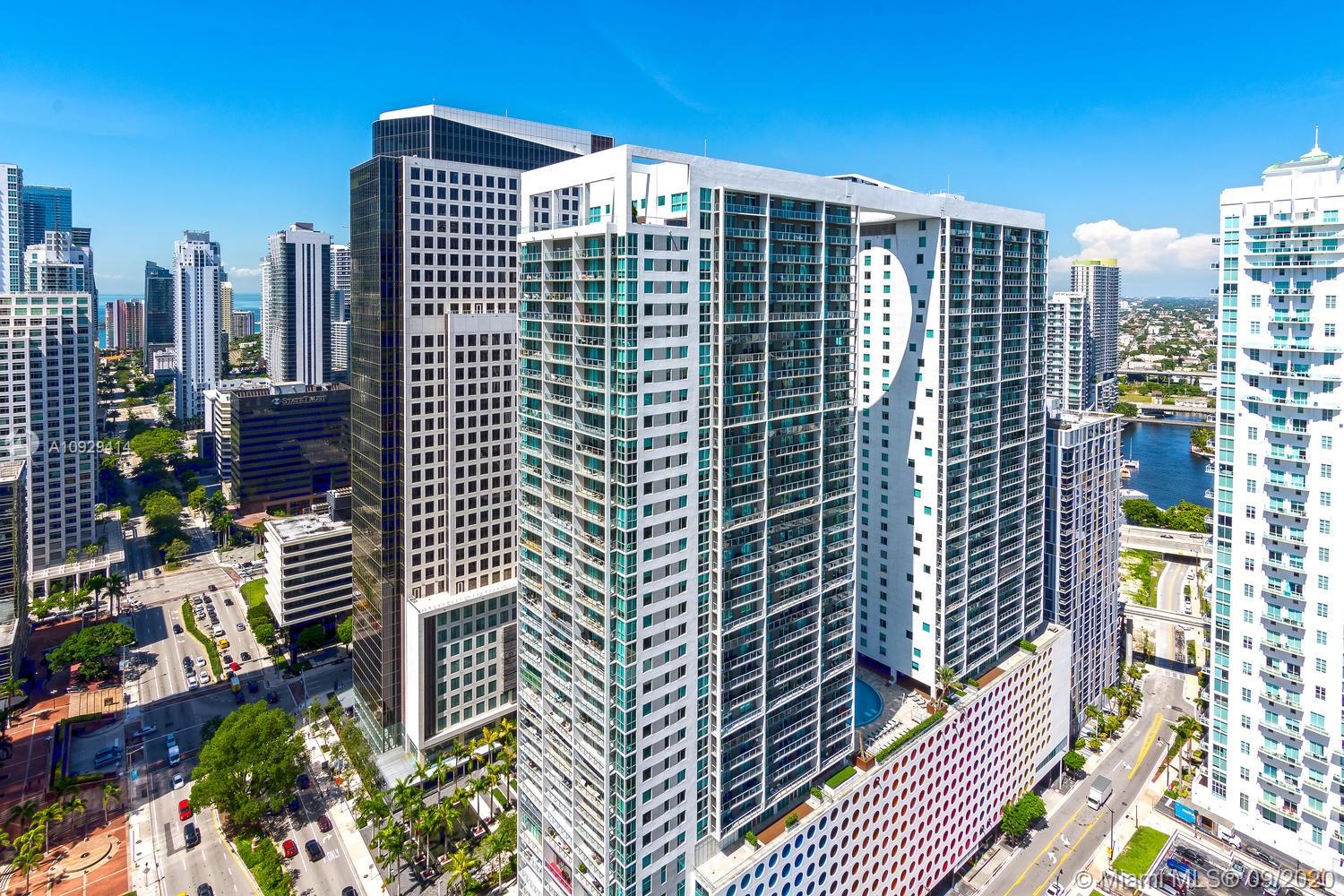 485 Brickell Avenue, Unit 3704 Miami, FL 33131 - Photo 4 of 65 Southwest view from 3704