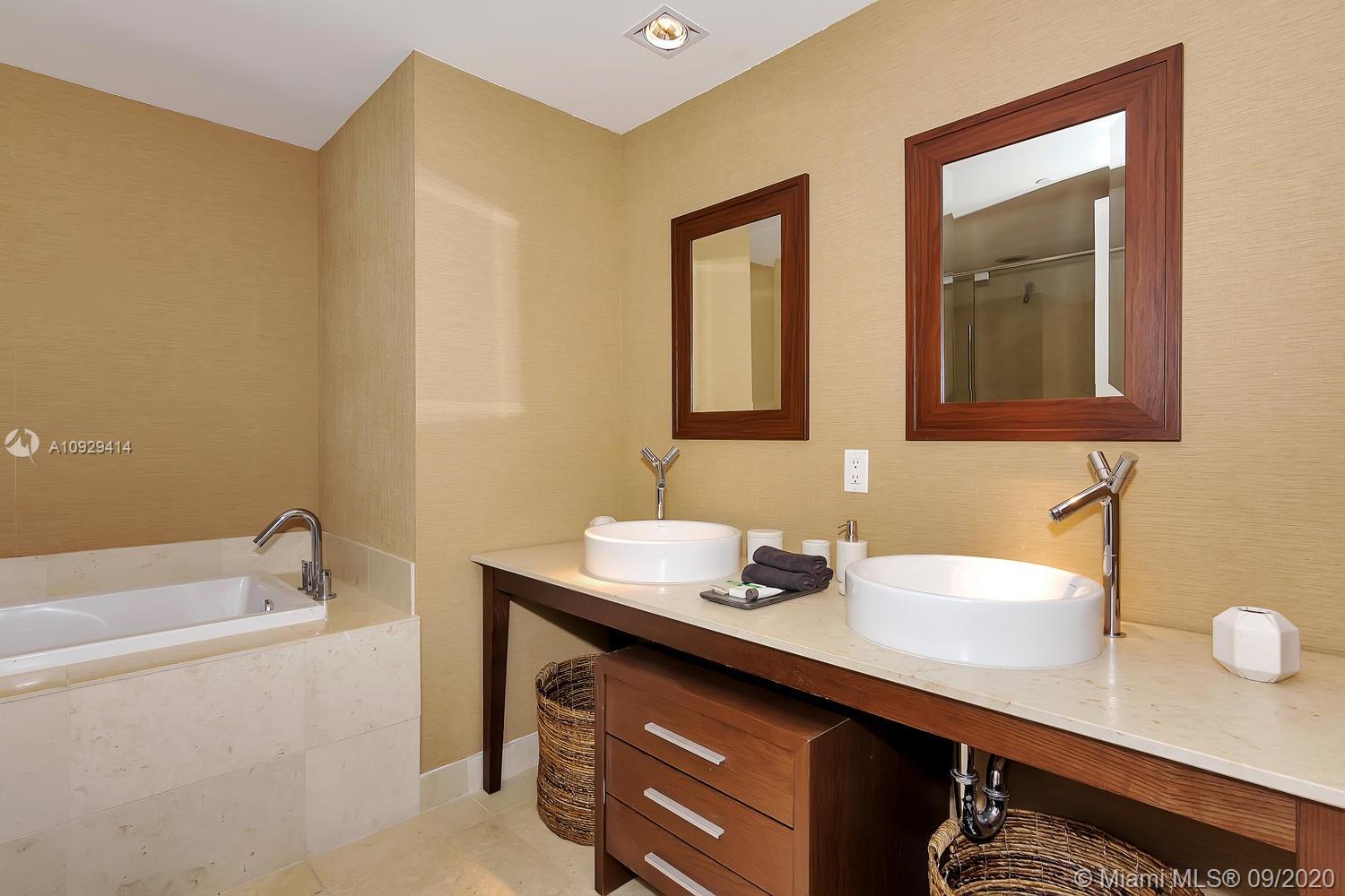 485 Brickell Avenue, Unit 3704 Miami, FL 33131 - Photo 31 of 65