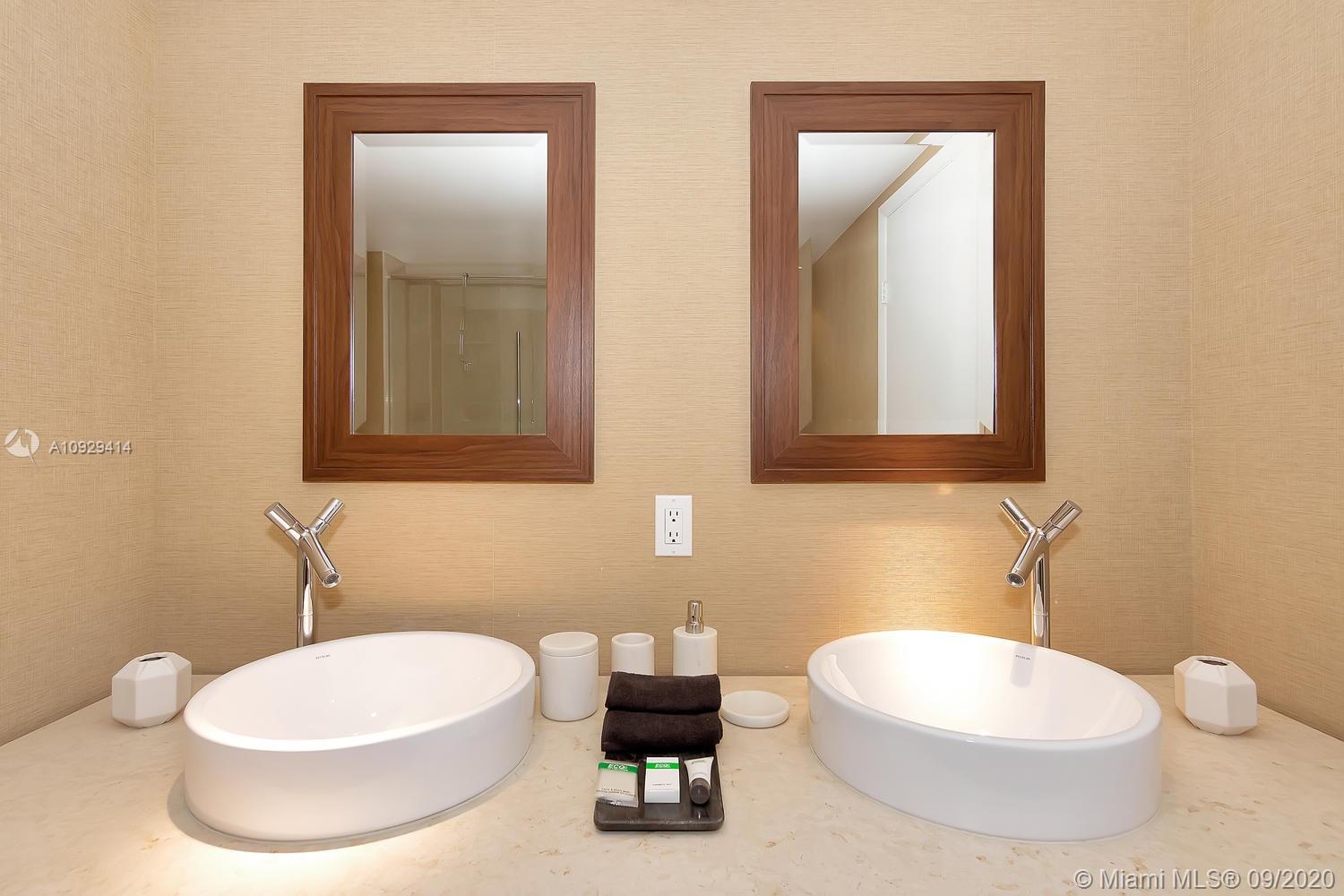 485 Brickell Avenue, Unit 3704 Miami, FL 33131 - Photo 32 of 65