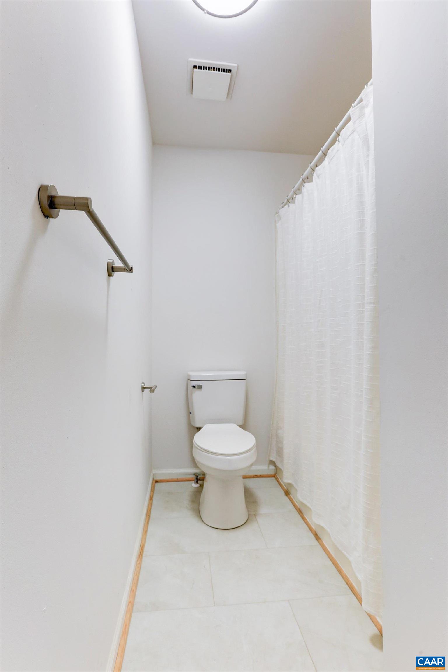 605 Bailey Road Charlottesville, VA 22903 - Photo 18 of 25 a bathroom with a toilet