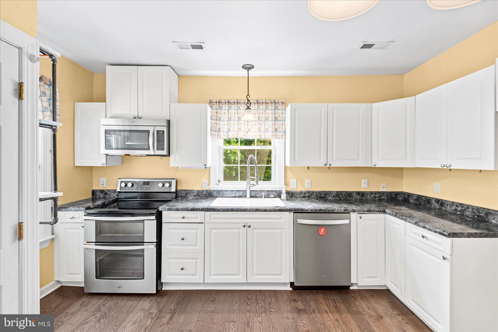 11456 Chesterfield Road Ruther Glen, VA 22546 - Photo 20 of 38