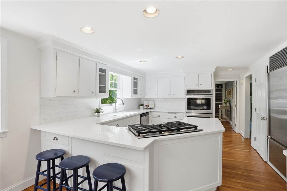 24 Wildflower Road Barrington, RI 02806 - Photo 11 of 50