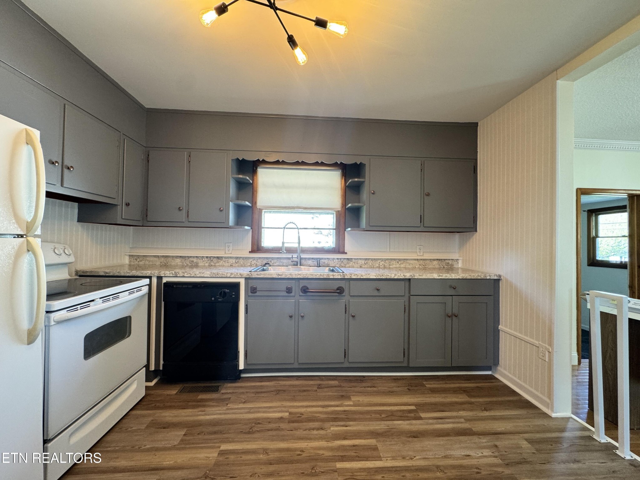 8029 Sharp Road Powell, TN 37849 - Photo 4 of 44 Gallery Image 4