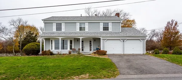 $580,000 | 105 Cornhill Road, Somerset, MA 02725