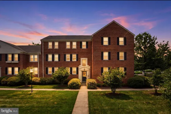 $249,999 | 6628 East Wakefield Drive, Unit C1, Alexandria, VA 22307