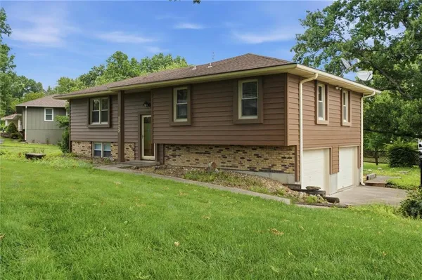 $335,000 | North Garner Street, Richmond, MO 64085