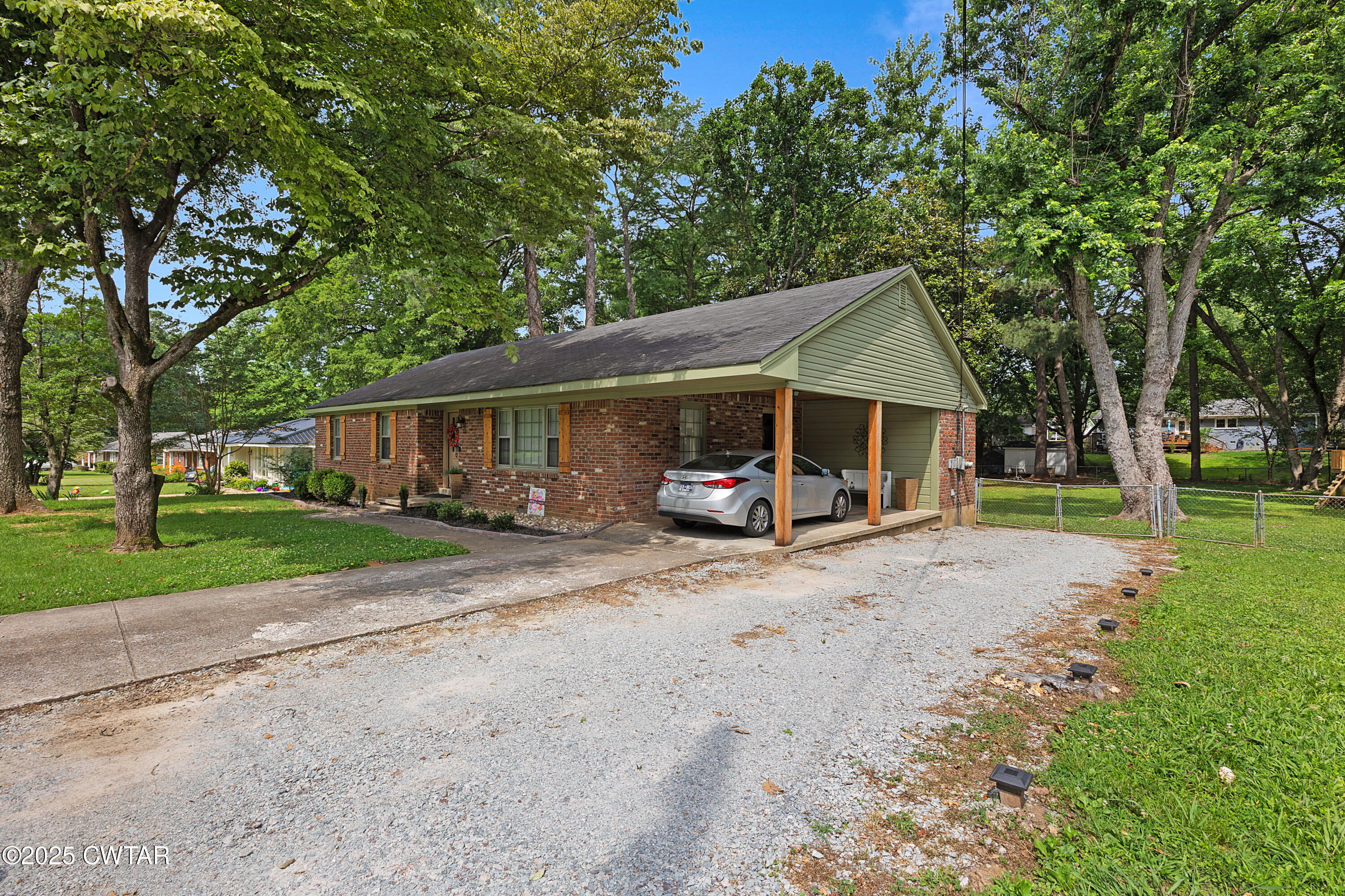 457 Russell Road Jackson, TN 38301 - Photo 2 of 20 E02A1147