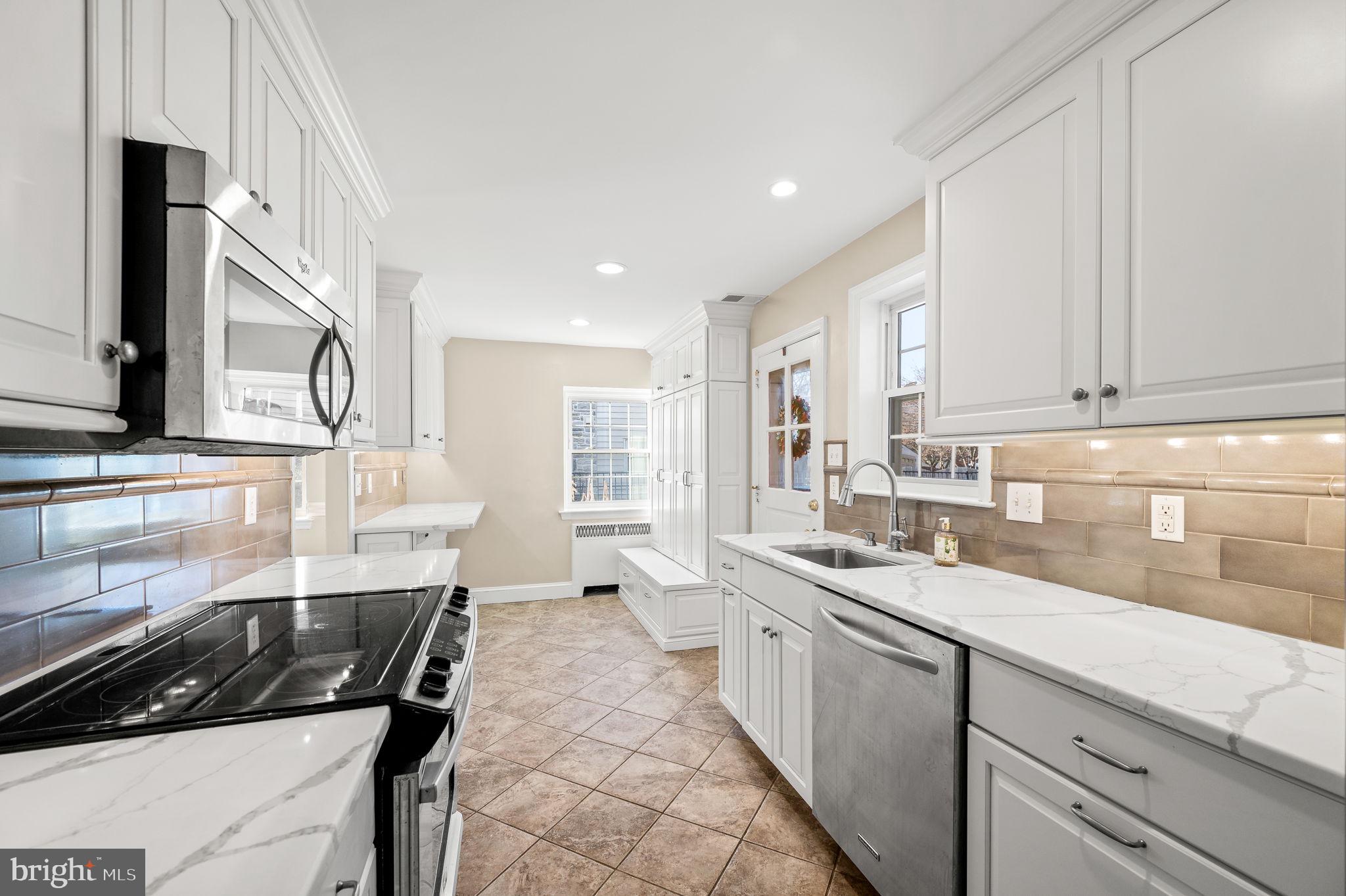317 Lynbrooke Road Springfield, PA 19064 - Photo 13 of 34 Kitchen