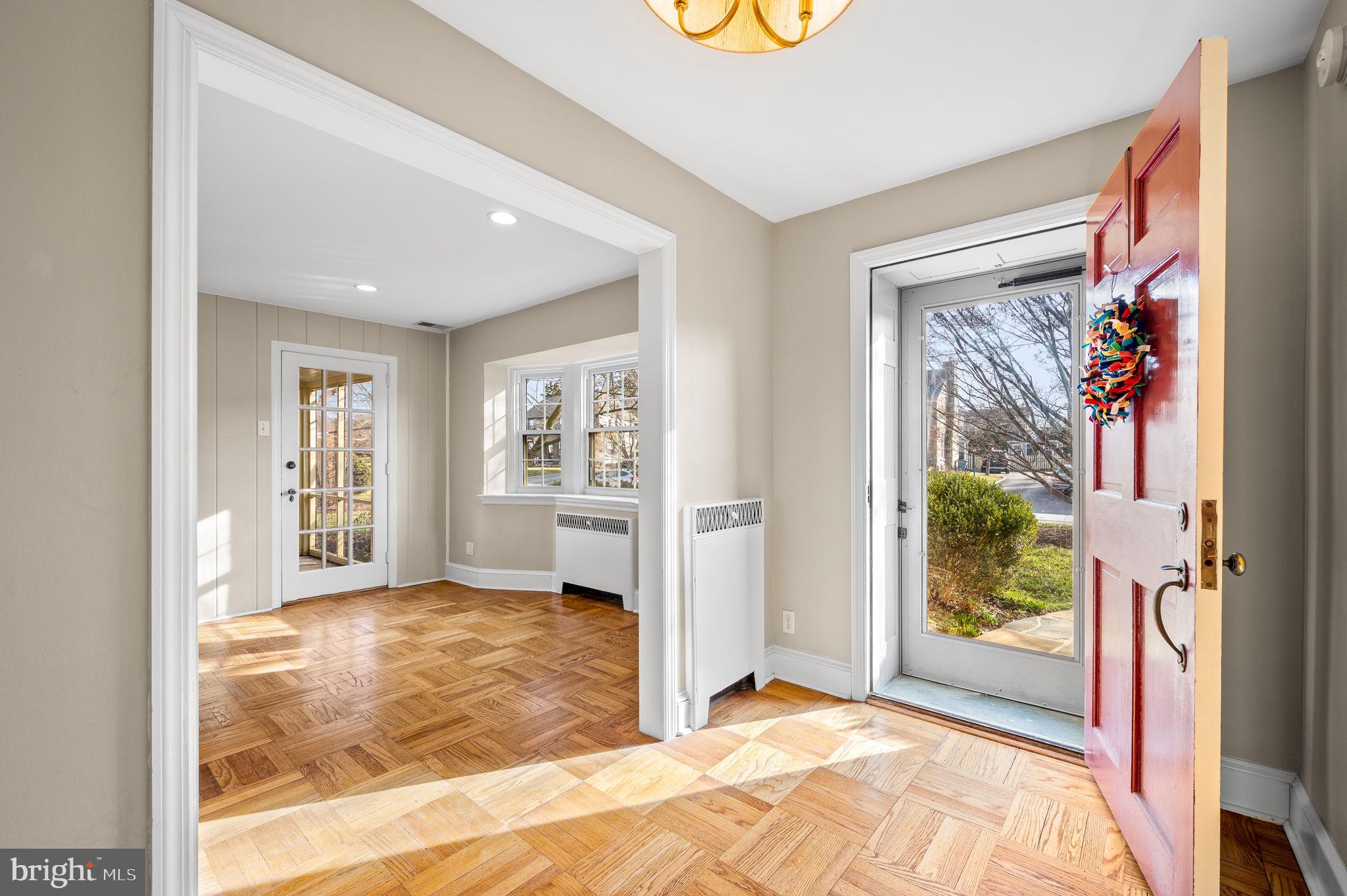 317 Lynbrooke Road Springfield, PA 19064 - Photo 6 of 34 Foyer