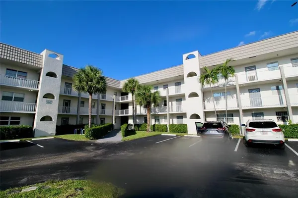 $1,475 | 8590 Sunrise Lakes Boulevard, Unit 106, Sunrise, FL 33322
