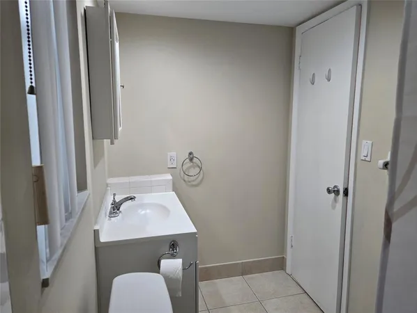 $1,475 | 8590 Sunrise Lakes Boulevard, Unit 106, Sunrise, FL 33322