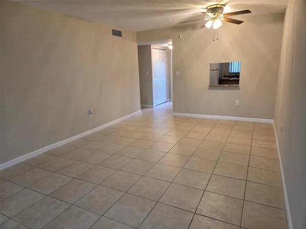 $1,475 | 8590 Sunrise Lakes Boulevard, Unit 106, Sunrise, FL 33322