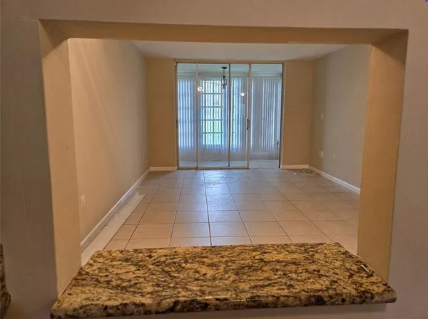 $1,475 | 8590 Sunrise Lakes Boulevard, Unit 106, Sunrise, FL 33322