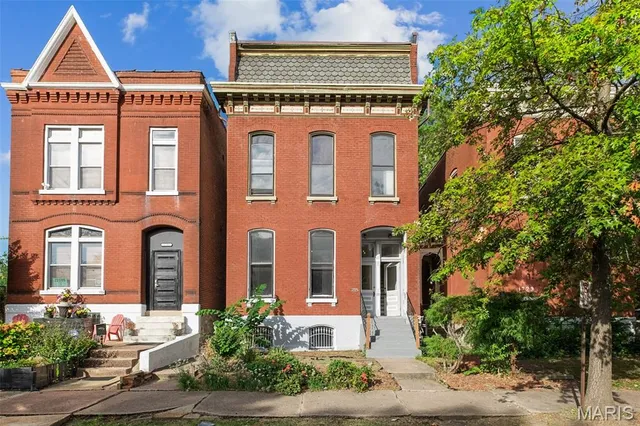 $375,000 | 1725 Oregon Place, St. Louis, MO 63104