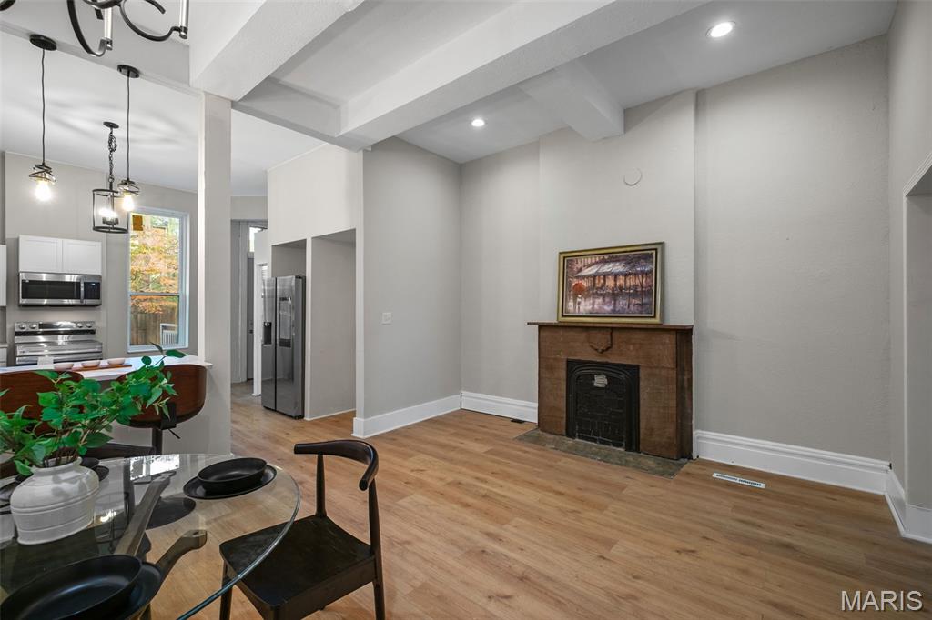 1725 Oregon Place St. Louis, MO 63104 - Photo 13 of 39