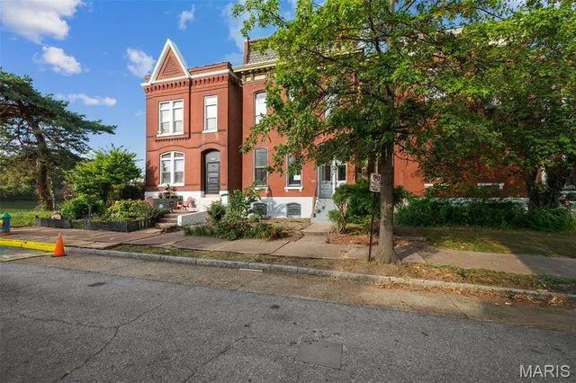 $375,000 | 1725 Oregon Place, St. Louis, MO 63104