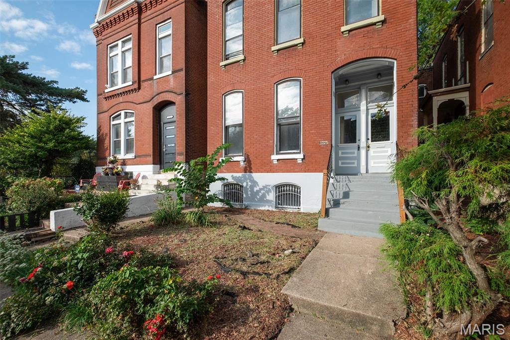 1725 Oregon Place St. Louis, MO 63104 - Photo 5 of 39