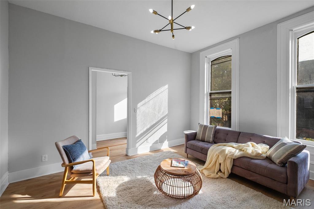 1725 Oregon Place St. Louis, MO 63104 - Photo 7 of 39