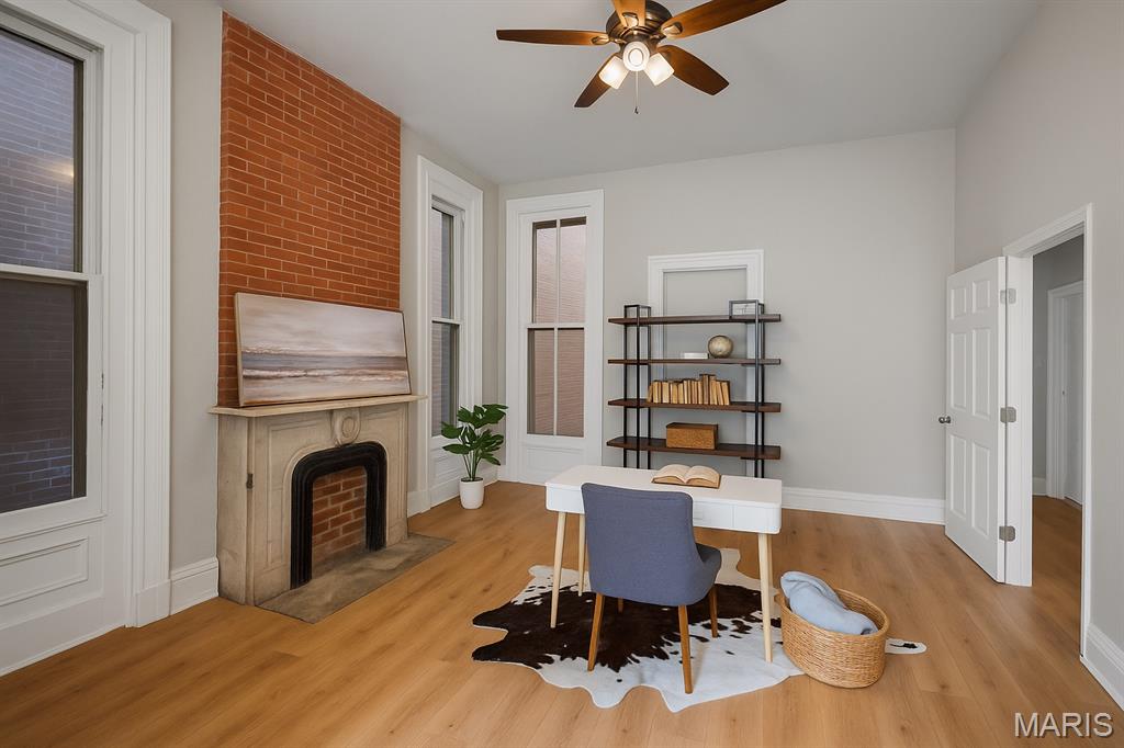 1725 Oregon Place St. Louis, MO 63104 - Photo 10 of 39