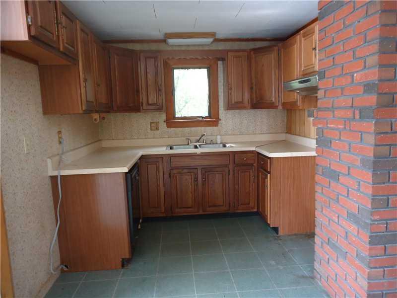 67 Mechanic Falls Road Oxford, ME 04270 - Photo 4 of 17 Kitchen.