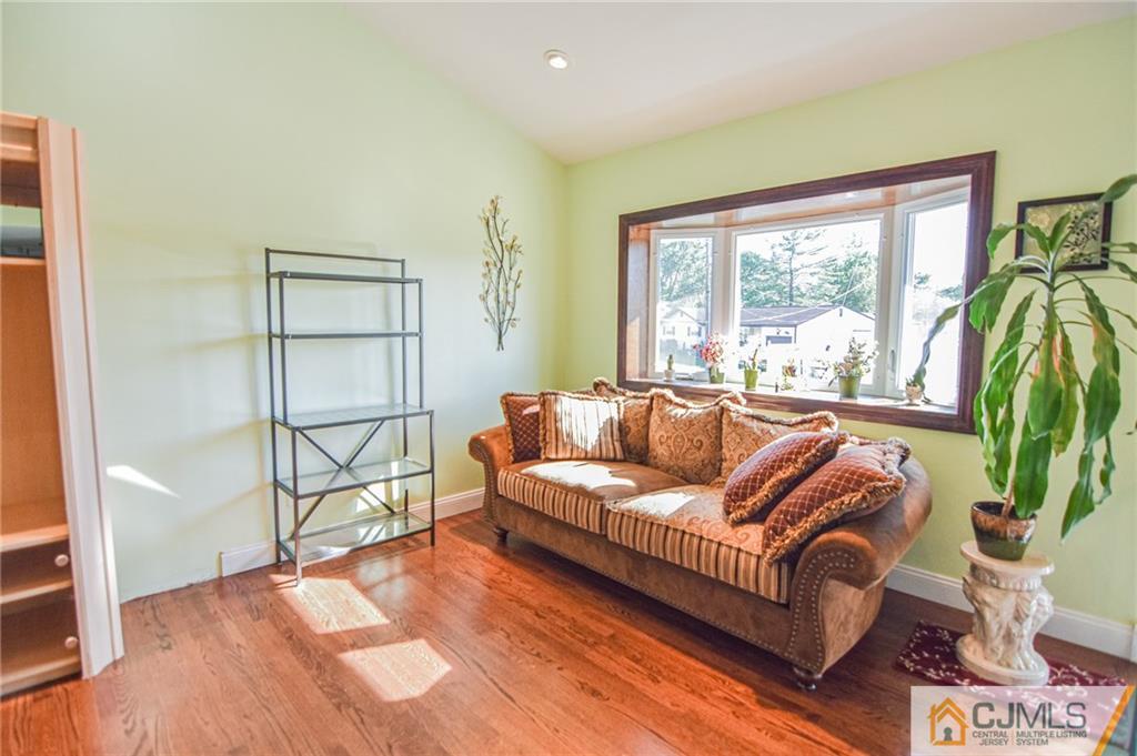 31 Arden Road Old Bridge, NJ 08857 - Photo 3 of 32 Gallery Image 3