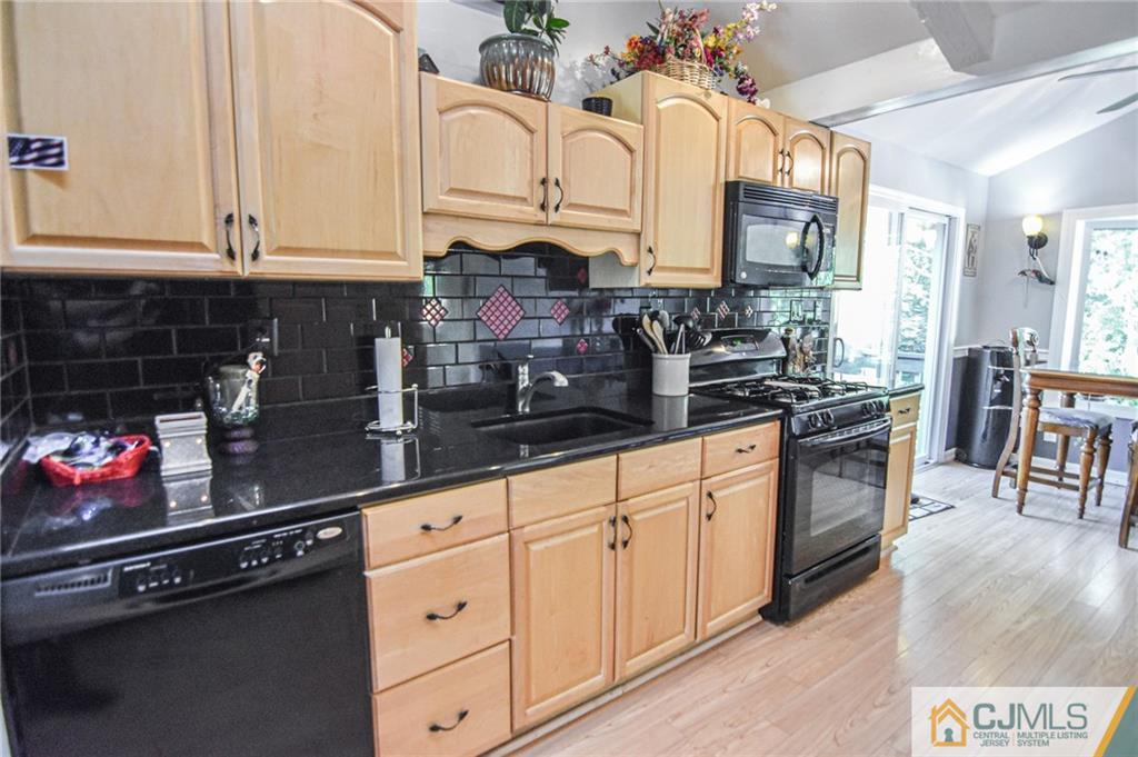 31 Arden Road Old Bridge, NJ 08857 - Photo 7 of 32 Gallery Image 7