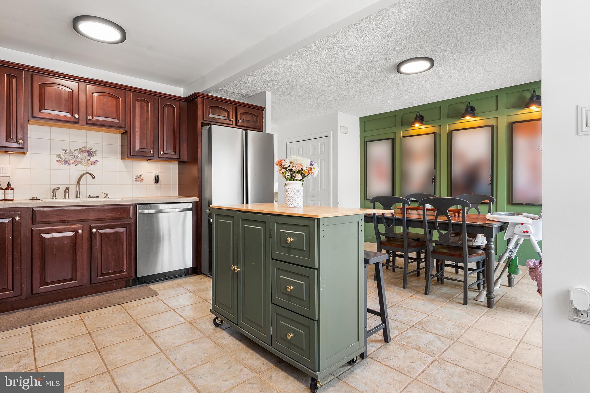 12402 Barbary Road Philadelphia, PA 19154 - Photo 25 of 46 Gallery Image 25