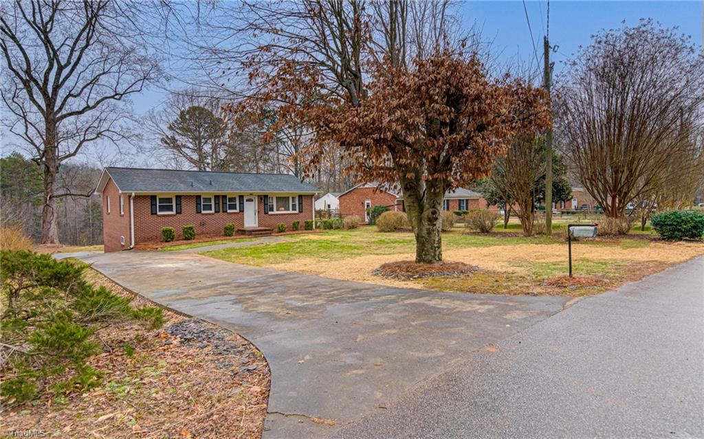 1523 Runabout Road Pfafftown, NC 27040 - Photo 4 of 30 Gallery Image 4